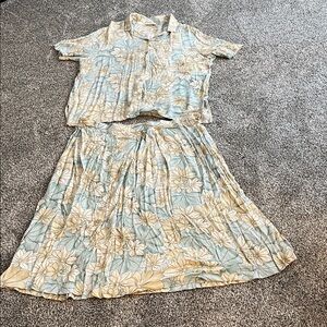 Alfred Dunner Beige and Light Blue Floral Top